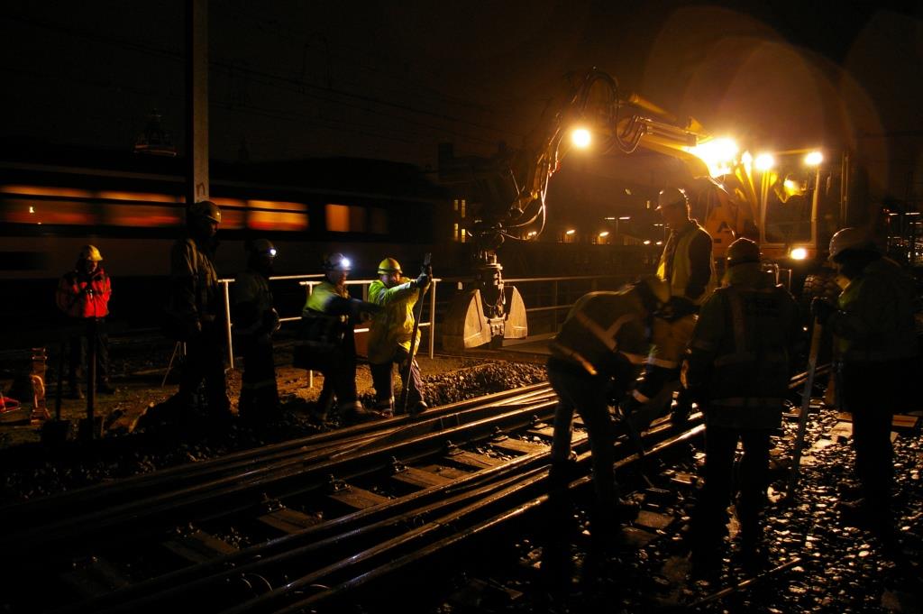 In het spoor van de bouwbranche, spoorwegwerkers over op oranje